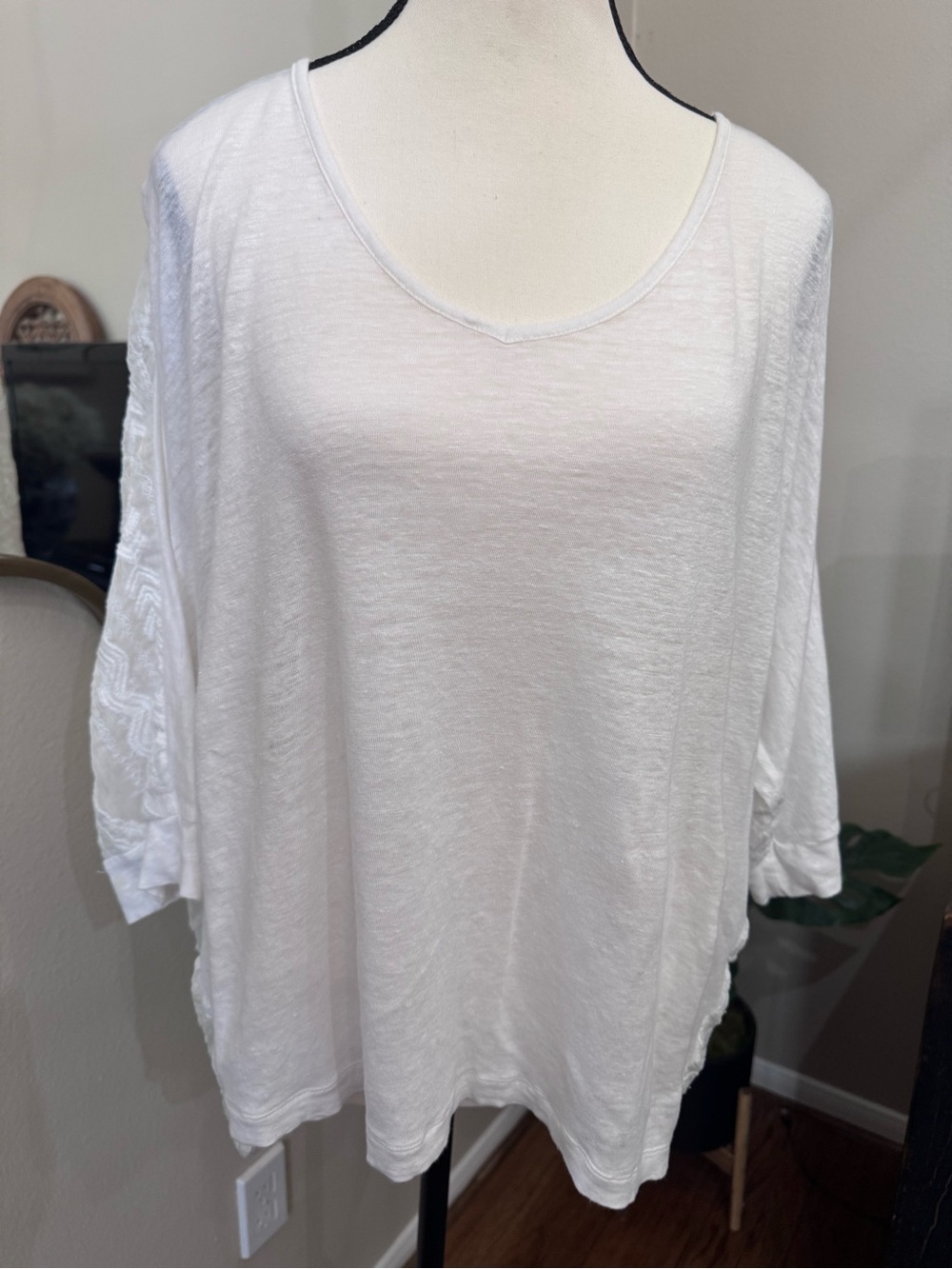 Cabi White Linen Embroidered Sheer Back Top Style 778 Size L